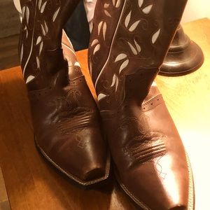Ariat women cowgirl boots